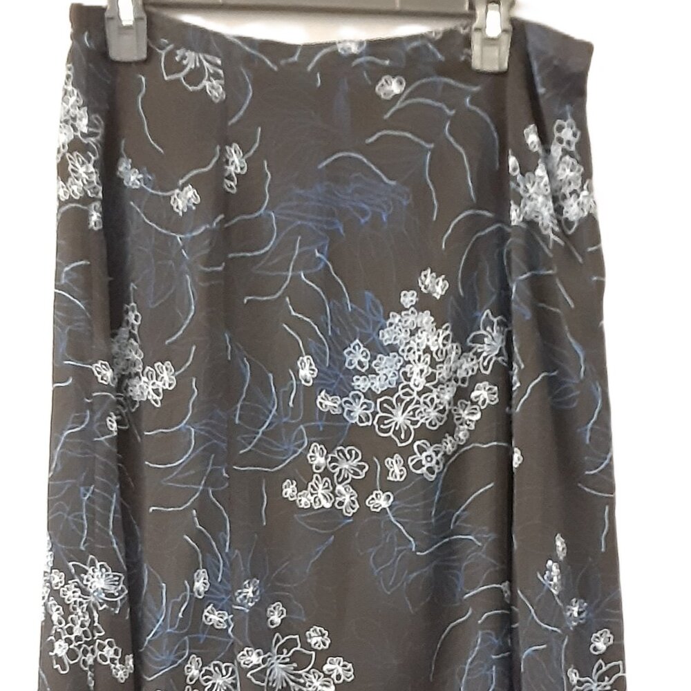 Sag Harbor Woman's Lined Skirt Size 10, Elastic Waist, Zip/Hook Closure, Midi